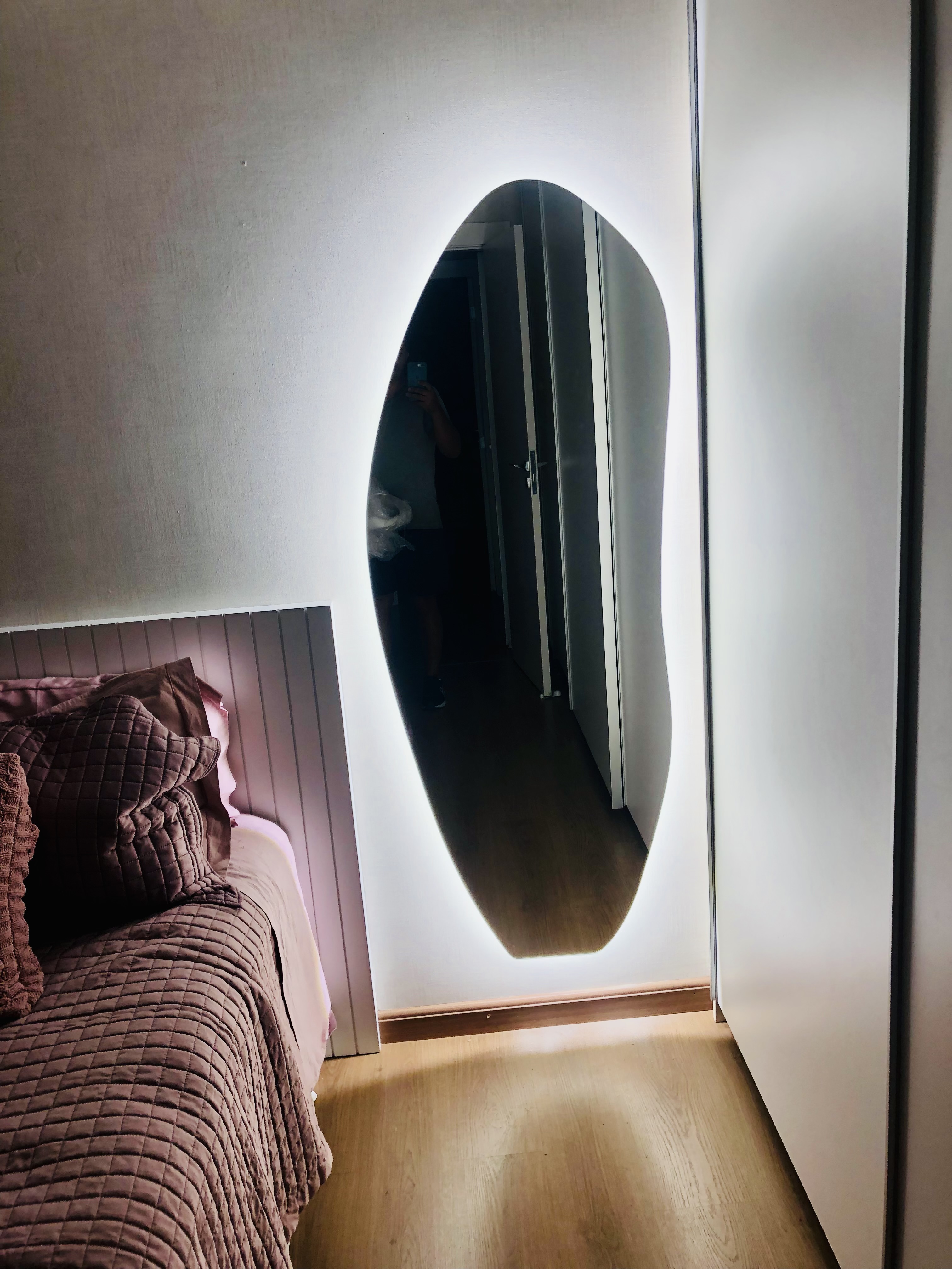 Espelho orgânico retroiluminado